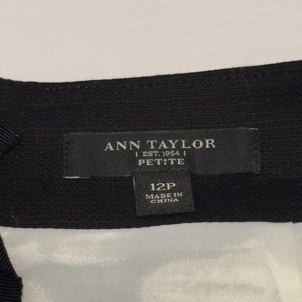 Ann Taylor‎ Skirt Womens Size 12P Black & White Printed Pencil Mini Career
